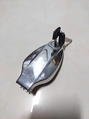 YAMAHA RX100-RX125-RD90-RD125-RD200-RD250-RD350 TAPA COMBUSTIBLE TANQUE GENUINO NUEVO JAPÓN Foto 1 de 4