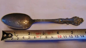 VINTAGE INTERNAZIONALE/1847 ROGERS BROS CUCCHIAINO APPANNATO "CHARTER OAK" 1905 - Foto 1 di 4
