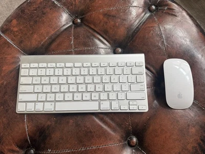 2009 OEM USED Apple Wireless Keyboard & Mouse Model A1314 3 VCD & A1296 3 VCD - Image 1 of 2