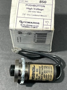 Pulsador Edwards 850, alto voltaje, 250 VCA máximo, 7/8" de diámetro, montaje de tuerca de seguridad - Imagen 1 de 5