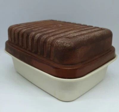 1 Vintage 9" Tupperware Rectangular Rigid Large Container 1470-2 1469-2 Brown FP - Image 1 of 4