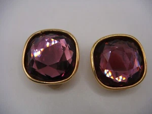 VINTAGE SWAROVSKI SCHWAN LOGO RECHTECKIG LILA KRISTALL CLIP AUF OHRRINGE NACHLASS - Bild 1 von 12