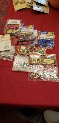 Crafts Westrim, Darice surtido lentejuelas y pedrería lote de 24 paquetes costura  Foto 1 de 4