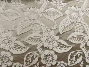 10 Metres Voyage Oceanis Gold Silk & Linen Fabric Curtain Blind Upholstery - Picture 1 of 5