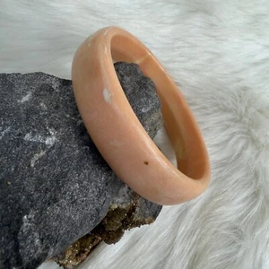 Vintage Marbled Peach Plastic Bangle Bracelet - Picture 1 of 6