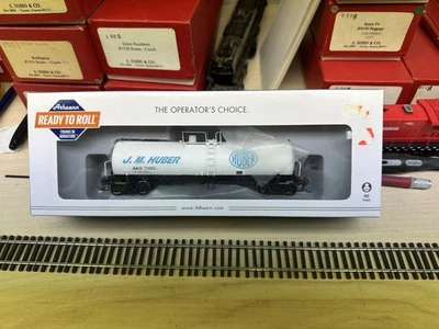 Athearn RTR J.M. Huber Clay Slurry Tank Car #71050 NOS - Image 1 of 2