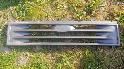 92 93 94 95 96 97 Ford Aerostar Minivan parrilla negra/sin emblema Foto 1 de 4