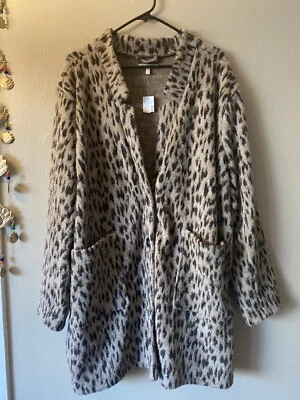 Maurices Women’s Animal Print Jacket Flat Collar Fuzzy Button W/ Pockets NWT 3X - Image 1 of 4