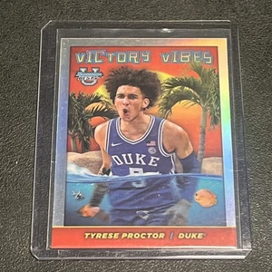 Tyrese Proctor 2023-24 Bowman U Best Victory Vibes SP Refractor Duke - Bild 1 von 10