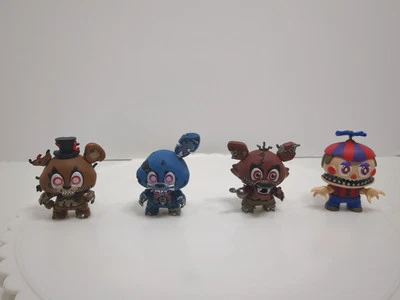 Conjunto de 4 bonecos Nightmare Nightmare Freddy, Bonnie, Foxy e Balloon Boy da FNAF - Imagem 1 de 4
