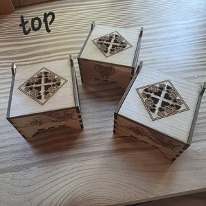 Lasergeschnittene Miniatur Holz 2"×2" Boxen Klappdeckel Handarbeit Leicht 3er Set - Bild 1 von 10