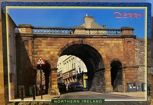 PC ENVÍO IRLANDÉS QUAY GATE Derry Londonderry Irlanda del Norte John Hinde 2NI305 - Imagen 1 de 2