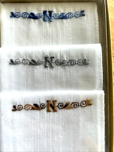 Juego de 3 pañuelos vintage Mervyn’s de mezcla de algodón blanco con iniciales “N” nuevos con etiquetas - Imagen 1 de 3