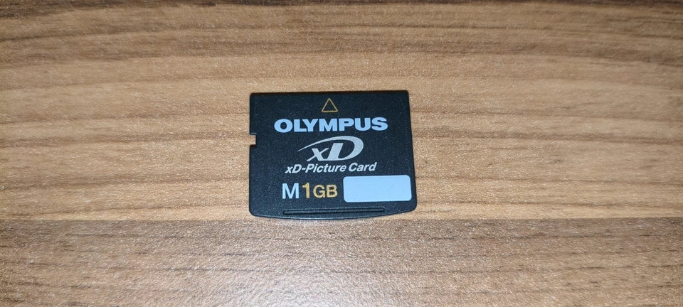 Olympus XD Picture Memory Card M  1GB for Olympus or Fujifilm Cameras - Image 1 of 1
