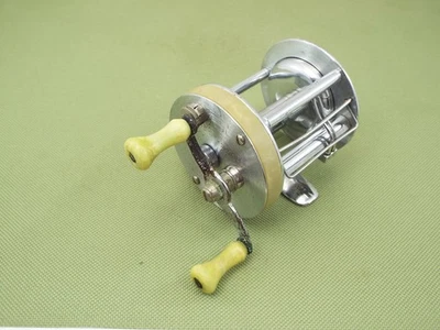 SOUTH BEND NO.400 MODEL F  antique fishing reels vintage - Image 1 of 4