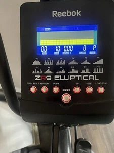 Reebok Cross Trainer ZR9 Elliptical Training Machine - Picture 1 of 4