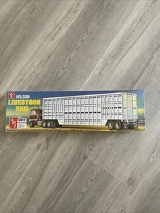 AMT Wilson Livestock Van 1:25 Scale Plastic Model Kit 1106 Factory Sealed Box - Picture 1 of 3