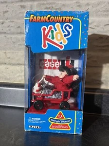NIB FARM COUNTRY KIDS 1994 SWINGIN' SHARON AND HER ZIG ZAGGIN' WAGON ERTL DOLL - Picture 1 of 8
