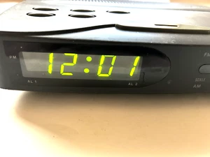 Vintage SANYO RM6022 Clock FM AM Radio Alarm Perfect Working Condition Free Post - Picture 1 of 7
