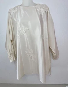 Cali Carry Back Poly Satin Blouse Top Floral Applique Cream Off-White VTG Sz 40 - Picture 1 of 10