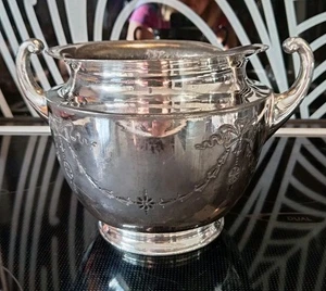 Vintage Large Silver Plate Pot. Dent To The Rim. Some Rubbing. - Picture 1 of 9