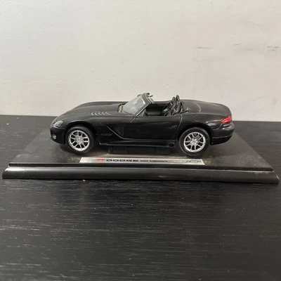 Welly 2003 Dodge Viper 1:18- Black - Image 1 of 4