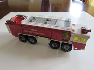 SIKU Serie V - camion pompieri (Metz Flugfeld Luschfahrzeug) - leggi tutto - Immagine 1 di 4