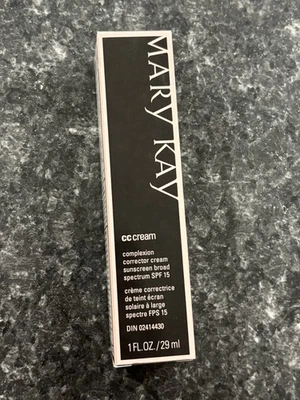 Mary Kay CC Crema Protector Solar Amplio Espectro FPS 15 - Mediano - 1 fl oz Foto 1 de 4