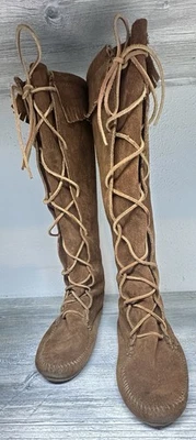 Botas mocassim Minnetonka couro camurça genuíno franja alta joelho marrom tamanho 7 - Imagem 1 de 4