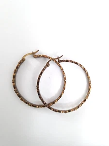 1.5" Vintage Gold Tone Hoop Earrings - Picture 1 of 4