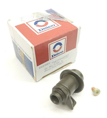 New Genuine GM 17112627 Fuel Pressure Regulator Assembly - Image 1 of 4