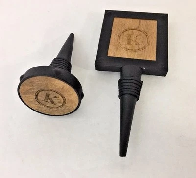 Juego de tapones de botella Pottery Barn Blacksmith/2 monograma K  Foto 1 de 4