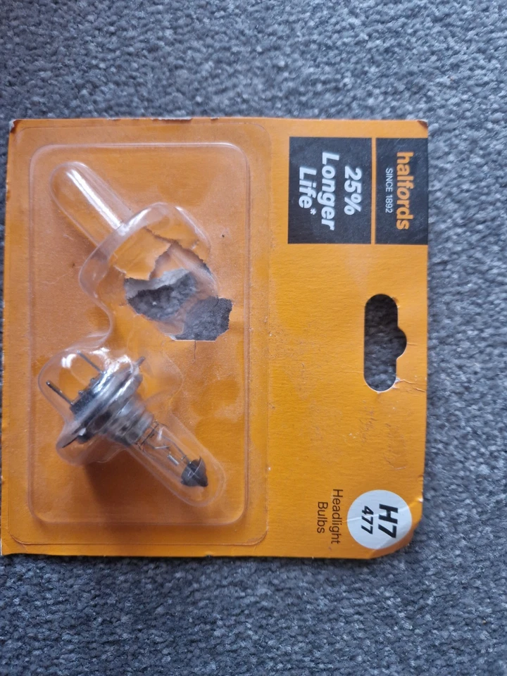 Car Headlight Bulb - Image 1 of 1