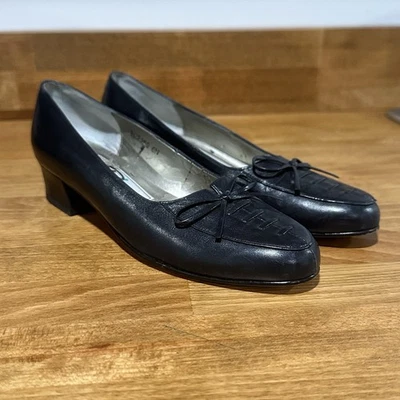 Zapatos de salón clásicos vintage Ros Hommerson de cuero azul marino para mujer 6 estrechos Foto 1 de 4