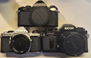 Set drei analoge Kameras, Pentax ME Super, Pentax MV, Ricoh KR-10 Super - Bild 1 von 8