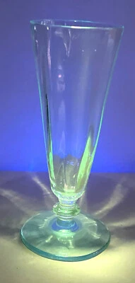 Ancien Verre Coupe à Pied en Cristal Manganèse Bleue - Photo 1/3