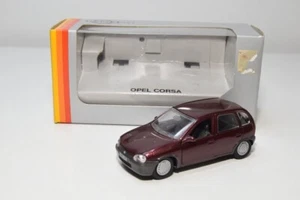 B27 1:43 GAMA 1005 OPEL CORSA B METALLIC MAROON NMIB - Imagen 1 de 15