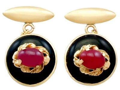 Vintage Italian 1.75 Ct Ruby and Onyx 18k Yellow Gold Cufflinks Circa 1990 - Image 1 of 4