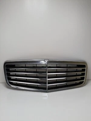 OEM MERCEDES BENZ W211 E350 E550 2007-09 CAPÓ DELANTERO PARRILLA CROMADA Foto 1 de 4