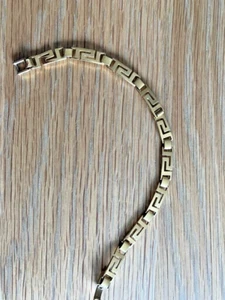 Gold tone delicate bracelet in excellent condition - Picture 1 of 3