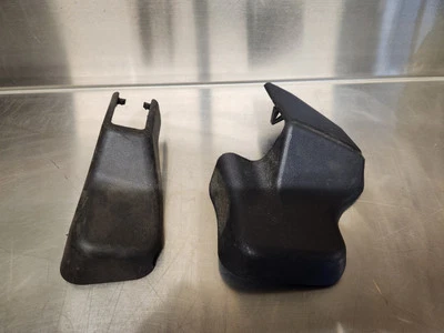 90 CUBIERTAS DE PERNO DE MONTAJE ASIENTO PASAJERO DELANTERO DERECHO ACURA LEGEND 4 PUERTAS NEGRAS  Foto 1 de 4