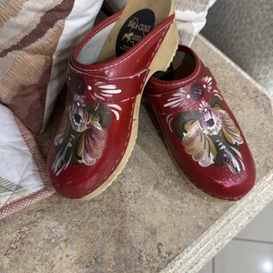 Swedish Dala Clogs Womens Size 7 Red Leather Painted Wood Mora Sweden - Picture 1 of 8