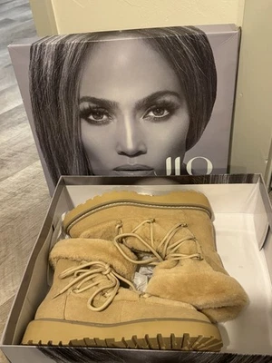 Botas Jennifer Lopez 7,5 M bege bronzeado pele sintética com cadarço ~Novas com caixa - Imagem 1 de 4