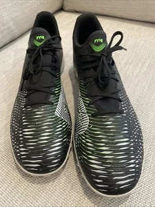 Nuevos botines de fútbol PUMA Future 8 Play TT césped para hombre talla 13 negros verdes ¡ENVÍO RÁPIDO! - Imagen 1 de 8