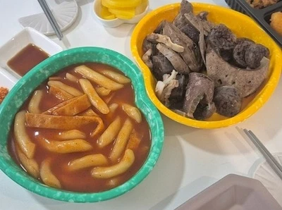 Set piatti campeggio ciotola snack retrò tendenza coreana anni 90 tteokbokki bowl verde giallo - Immagine 1 di 4