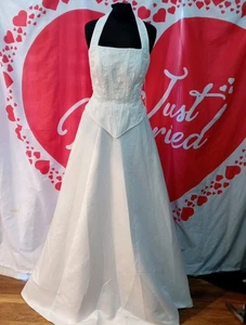 Wedding Dress size 10 ivory satin, check measurements, F - Picture 1 of 6