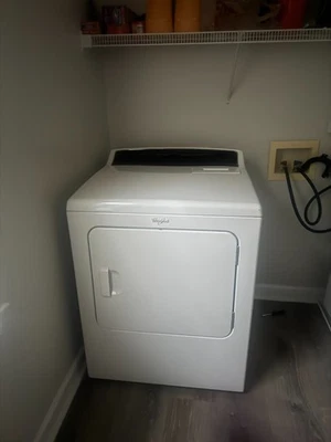 whirlpool washer and dryer set  - Image 1 of 2