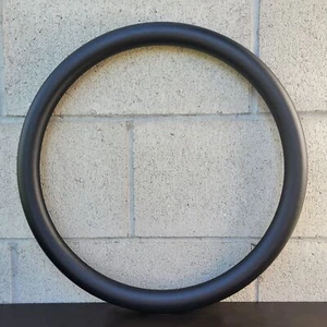 Volante de vinilo negro 16" medio envoltorio - Imagen 1 de 3