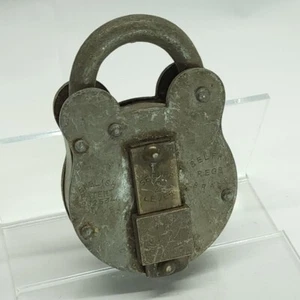 Candado de acero vintage/antiguo marca campanario con cubierta deslizante, sin llave, cerrajero - Imagen 1 de 12