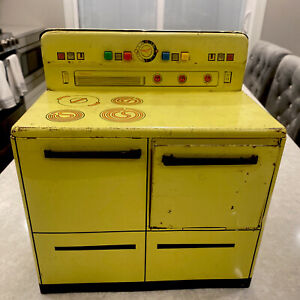 Vintage 1950’s WOLVERINE Tin Lithograph Toy Stove Oven Range Kitchen Yellow